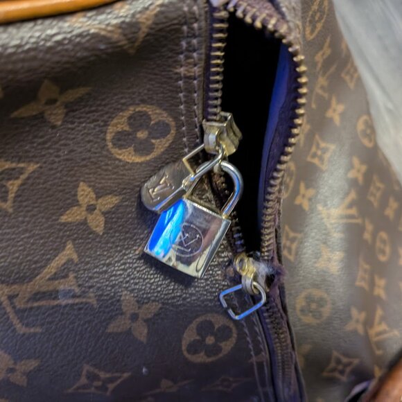 🤞LAST DROP🤞🚻LOUIS VUITTON AUTHENTIC KEEPALL DUFFLE BAG - Picture 4 of 16